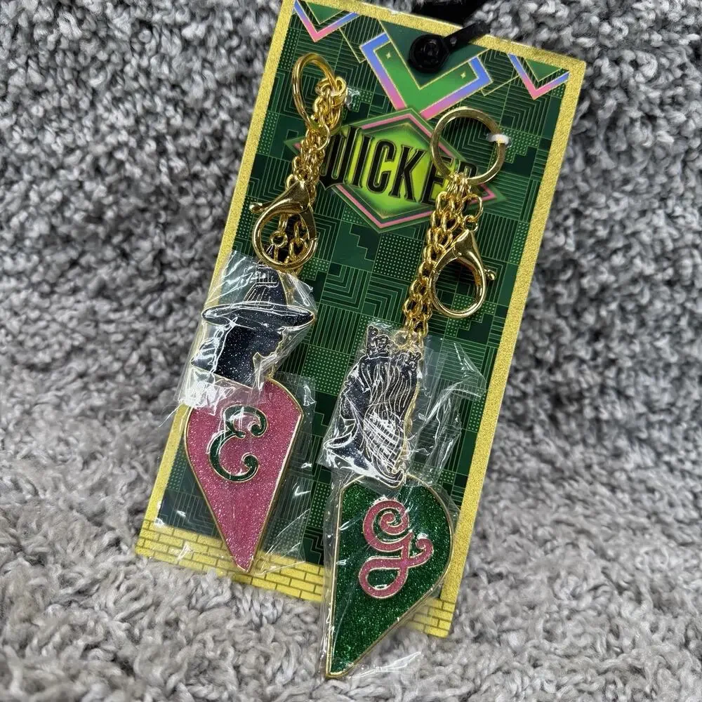 Wicked Glinda & Elphaba Magnetic Heart Bestie Keychain Set New